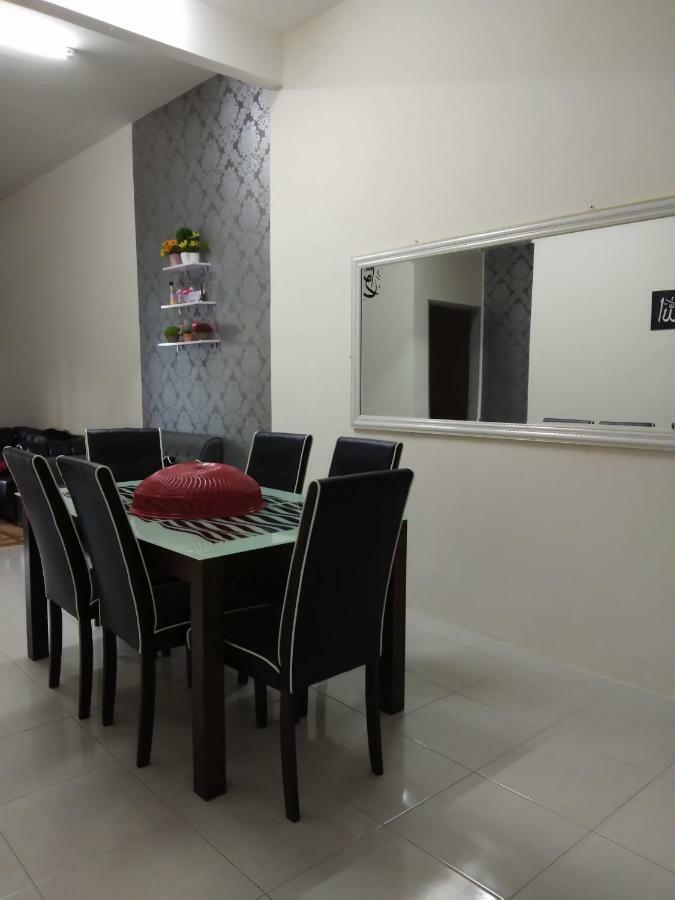 Zah’ra Homestay Kuala Lipis Bagian luar foto